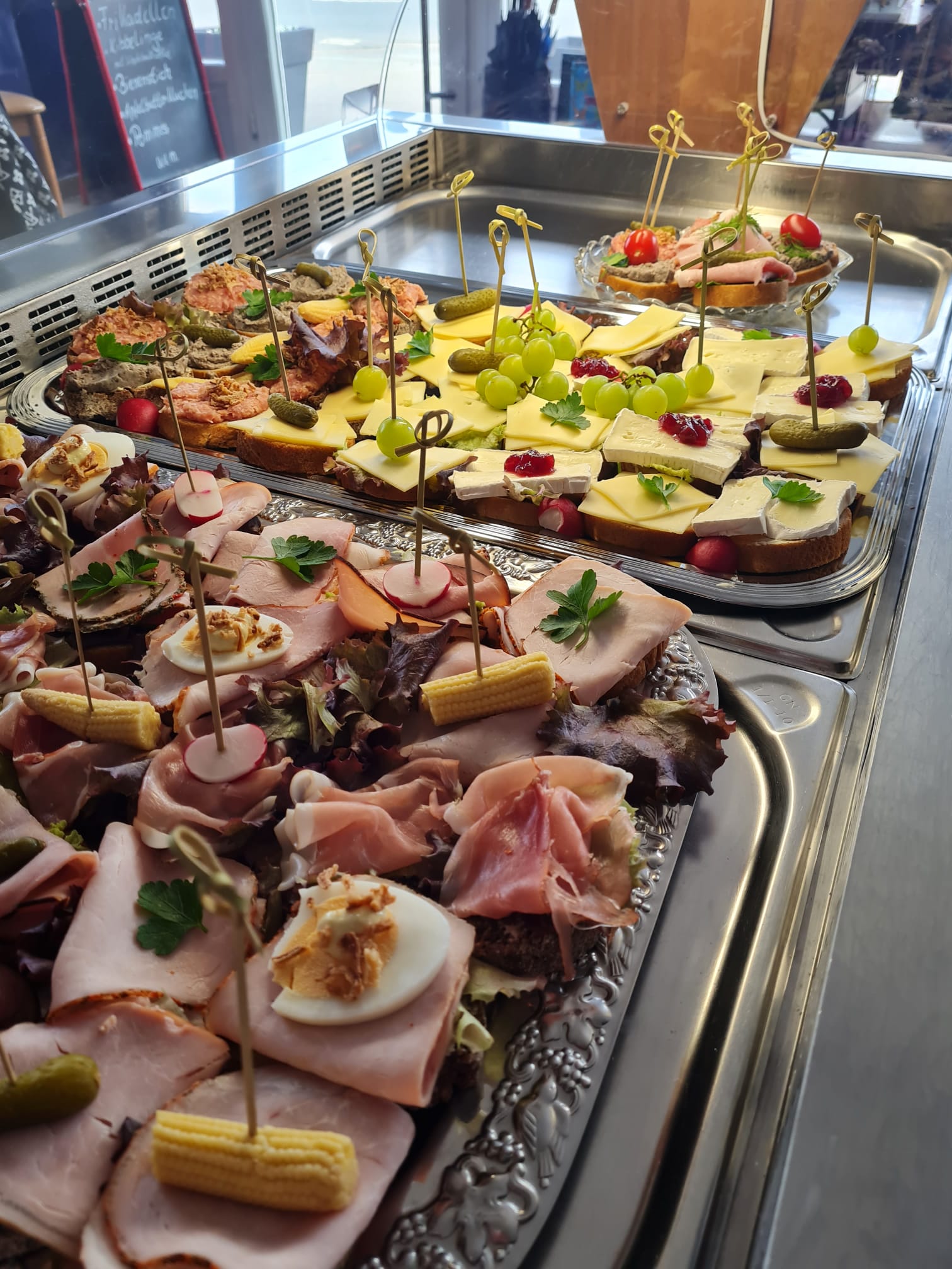/bilder/Galerie/Mohltied-Catering-Platte-6.jpeg